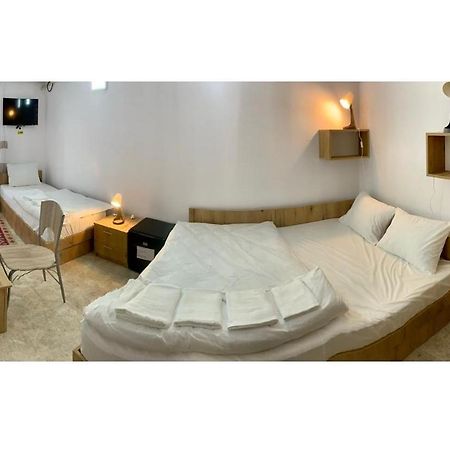 Hostel Jaz Бухарест Экстерьер фото