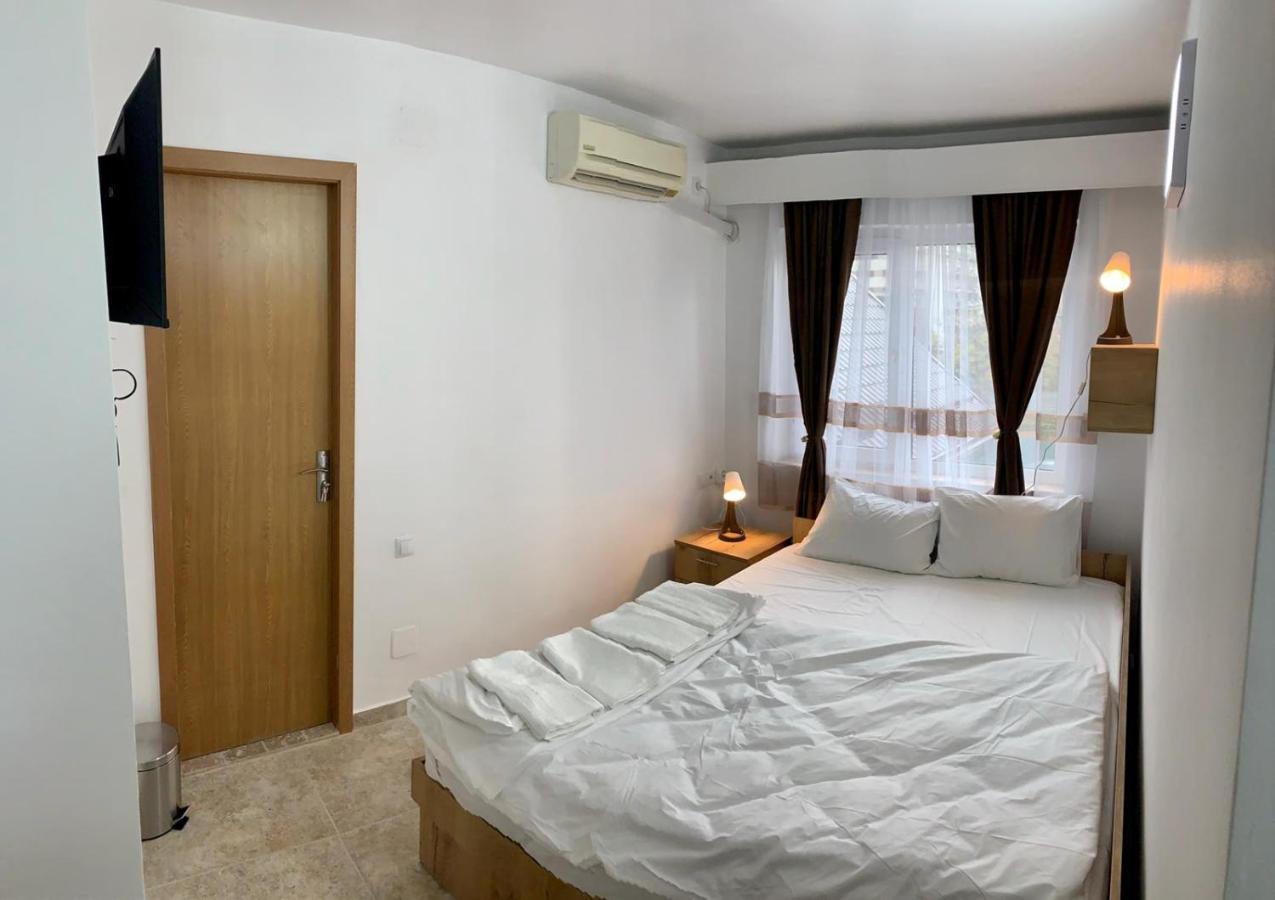 Hostel Jaz Бухарест Экстерьер фото