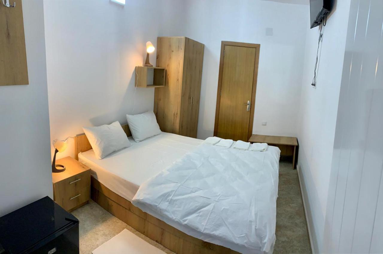 Hostel Jaz Бухарест Экстерьер фото